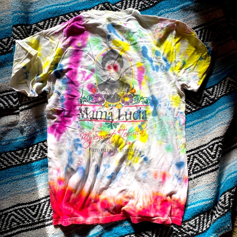 🎨 Hand-dyed tie-dye T-shirt